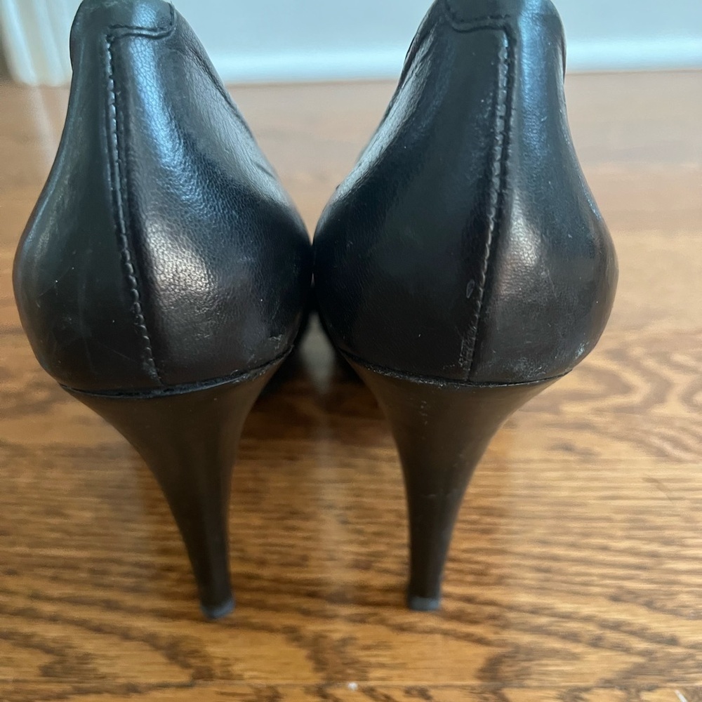 Elegant Black High Heels - Picture 4 of 5